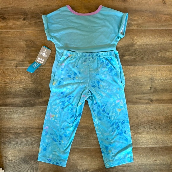 NWT- Disney Store Elsa and Anna Blue Pajama Set with Frozen Design - Picture 5 of 5